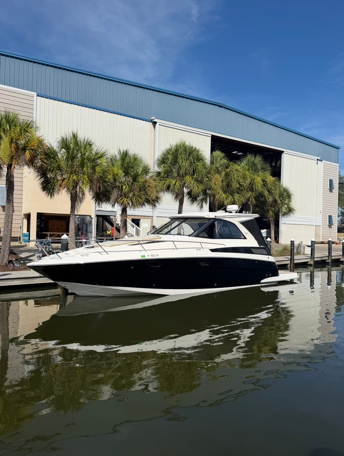 35-foot Regal Sport Coupe yacht charter