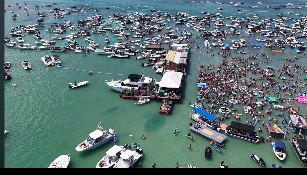 H2O Fest — hundreds of boats on the water